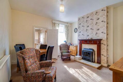 SITTING/DINING ROOM