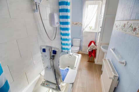 BATHROOM/W.C.