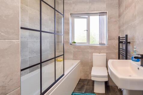 BATHROOM/W.C.