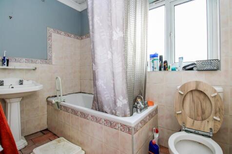 ANNEX BATHROOM