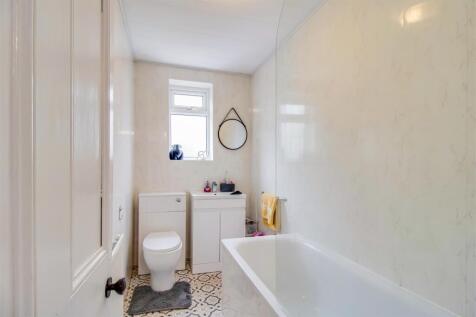BATHROOM/W.C.
