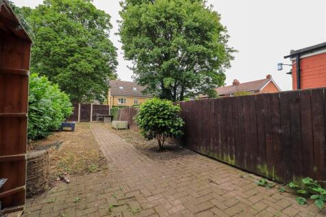 greenbank grove rear shot (3).jpg