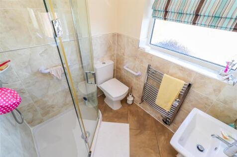 SHOWER ROOM/W.C.