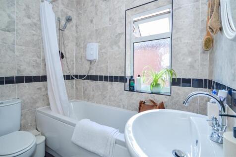 BATHROOM/W.C.
