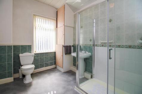 SHOWER ROOM/W.C.