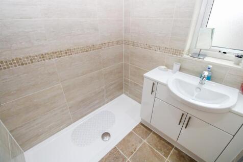 HOUSE SHOWER ROOM