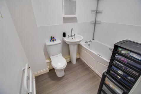 BATHROOM/W.C.