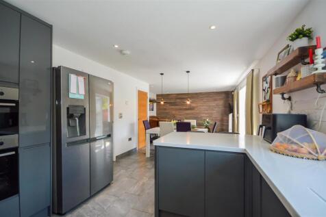 KITCHEN/DINER/LOUNGE