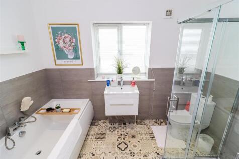 HOUSE BATHROOM