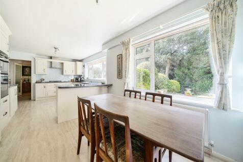 Breakfast Area/ Kitchen