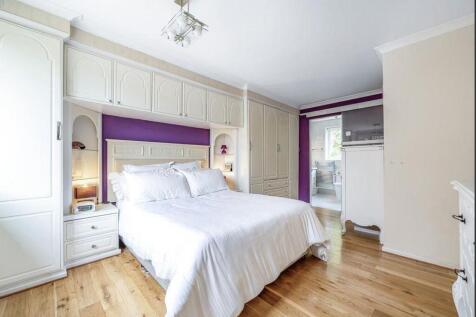 Bedroom 2.JPG
