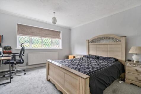 Bedroom 1.JPG