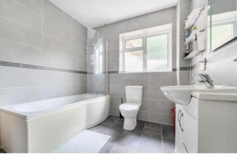 Bathroom.JPG