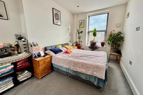 WhatsApp Image 2025-10-27 at 14.19.14_36e24bcd.jpg