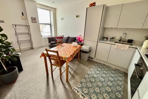 WhatsApp Image 2025-10-27 at 14.19.14_6132f20f.jpg