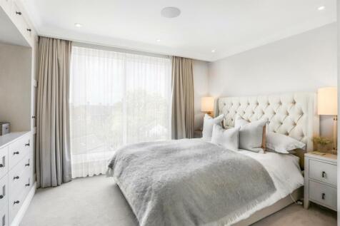 Bed 1.jpg