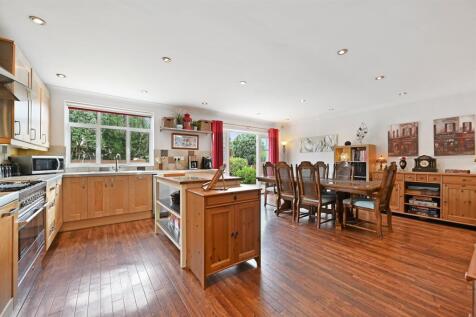 WH - Browning Avenue - Kitchen3 (1).jpg