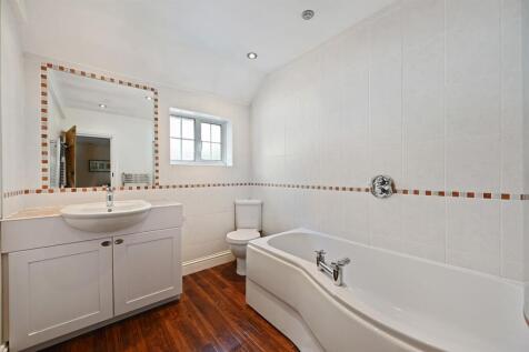 WH -Browning Avenue - Bathroom3 (1).jpg