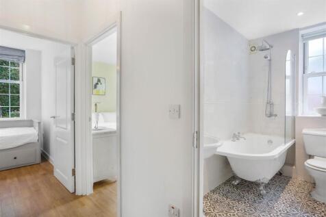 1534955911 - 5.jpg