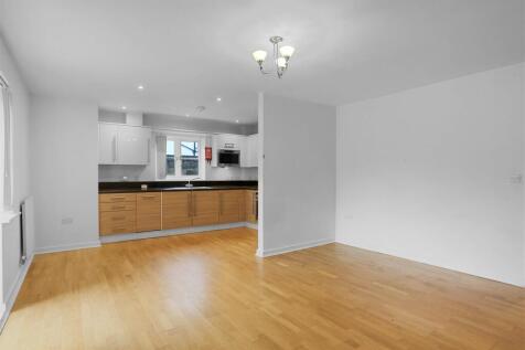 1551556522 - 3 VICTORIA COURT, SM3 - 4.jpg