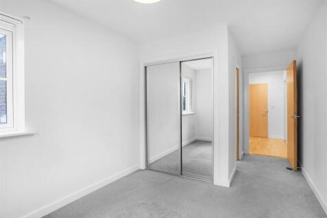 1551556522 - 3 VICTORIA COURT, SM3 - 14.jpg