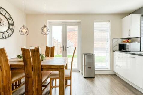 Kitchen/ Dining Room