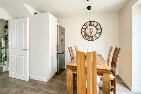 Kitchen/ Dining Room