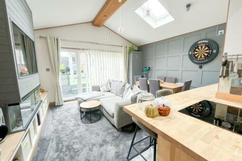 Sitting/Dining Room