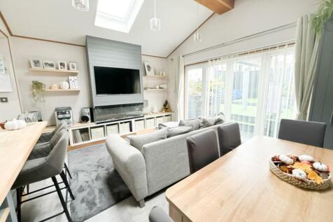 Sitting/Dining Room