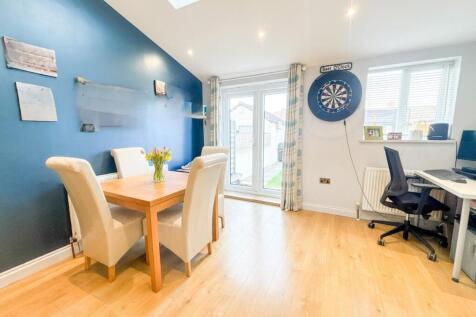 Kitchen/ Dining
