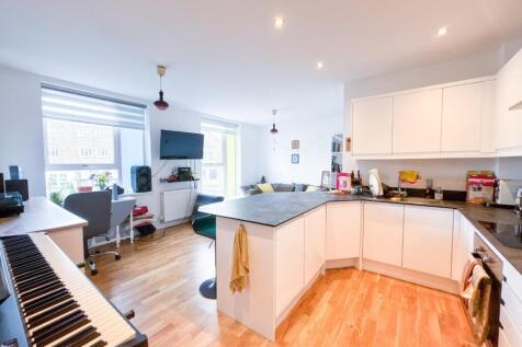 Open Plan Kitchen and lounge