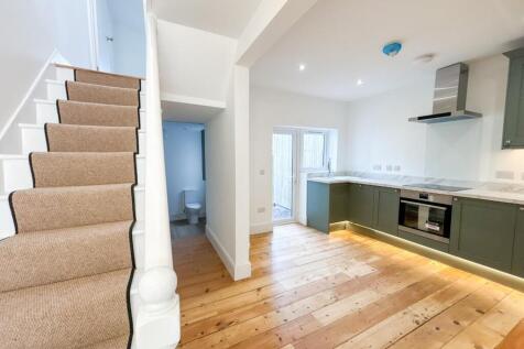 Kitchen/ Breakfast Room