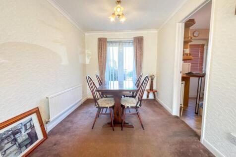 Lounge / Dining Room