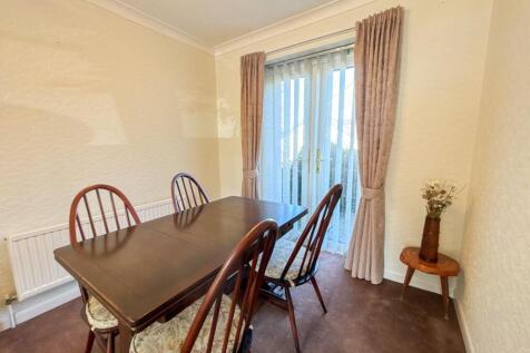 Lounge / Dining Room