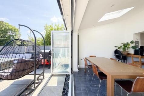 Open Plan kitchen / Dining Room
