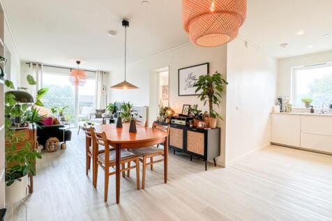 Open Plan Kitchen/ Dining