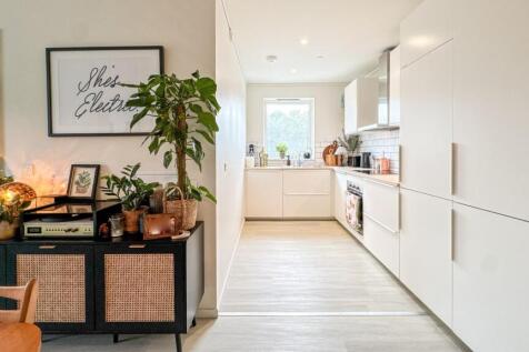 Open Plan Kitchen/ Dining