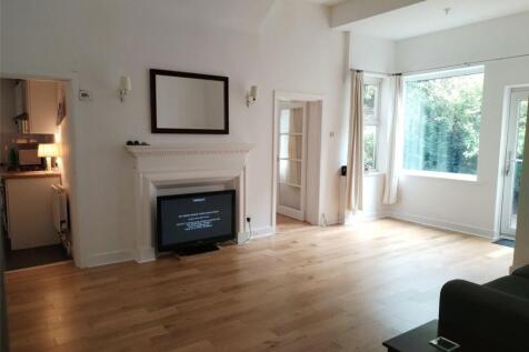 Lounge/Dining Area