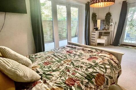 Dual Aspect Bedroom