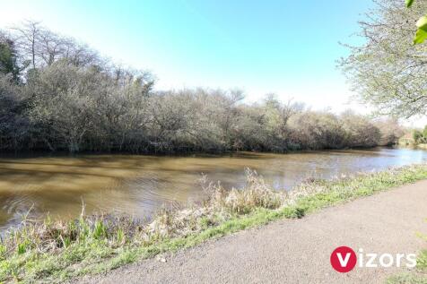 Canal &amp; Towpath