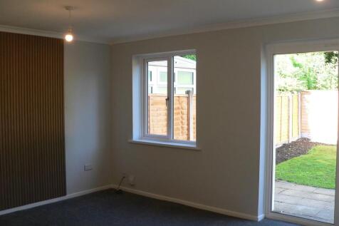 54 abbotswood living.JPG