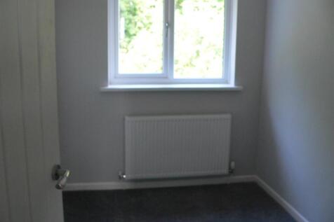 bedroom 1.JPG