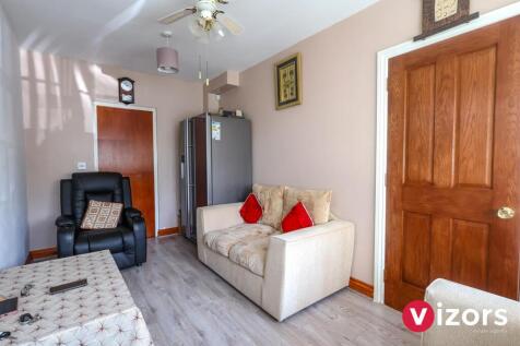 Sitting Room/Family Room