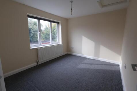 38a kineton bedroom.JPG