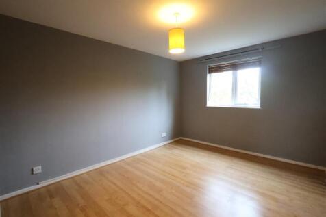 bedroom 1.JPG