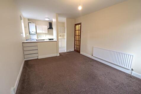 5 headley living room 1.jpg