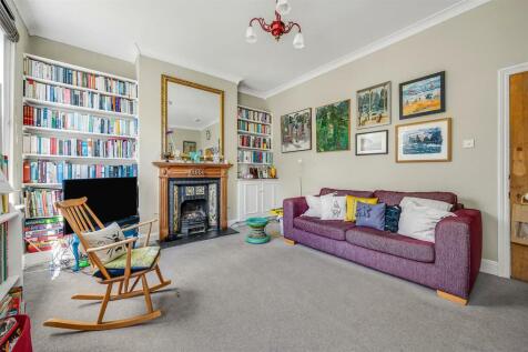 Davies___Davies_38b_Charteris_Road_N4_3AB_003.jpg