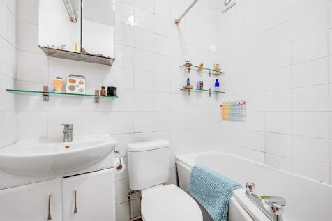 Davies___Davies_38b_Charteris_Road_N4_3AB_011.jpg