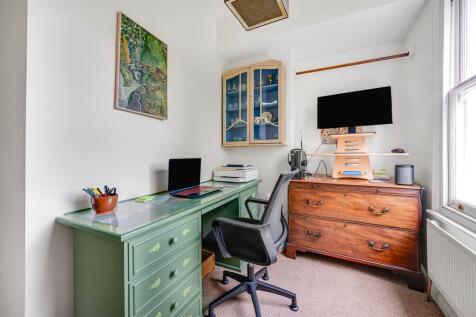 Davies___Davies_38b_Charteris_Road_N4_3AB_013.jpg