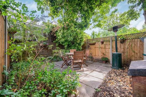 Davies_Davies_Charteris_Road_N4_3AB03.jpg